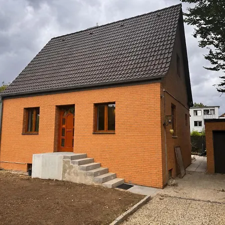 Villa Independent House With Parking, Connecting Messe & Centre