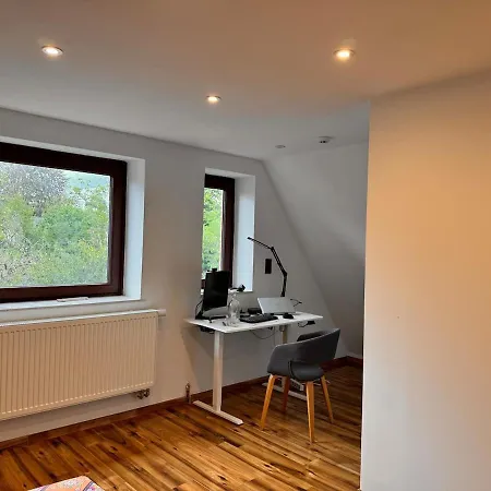 Villa Independent House With Parking, Connecting Messe & Centre *